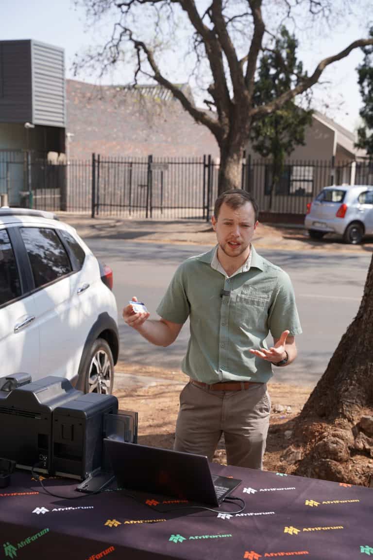 Stukkende rybewysdrukker jaag miljoene uit die sak